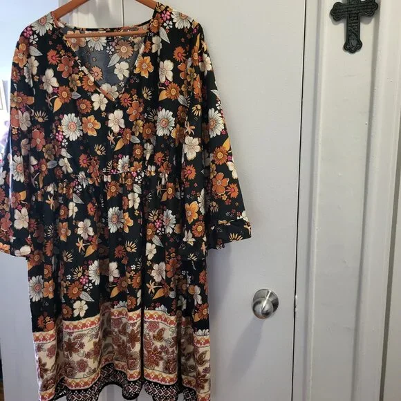 LADIES DRESS  (NEW) - Picture 2 of 2